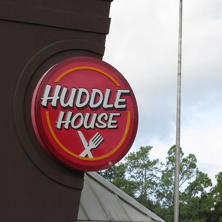 Travelodge By Wyndham Walterboro Exterior photo