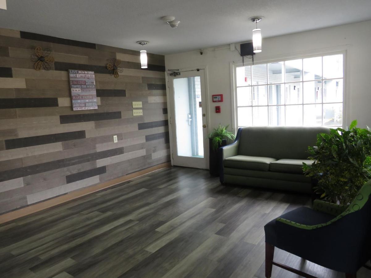 Travelodge By Wyndham Walterboro Exterior photo