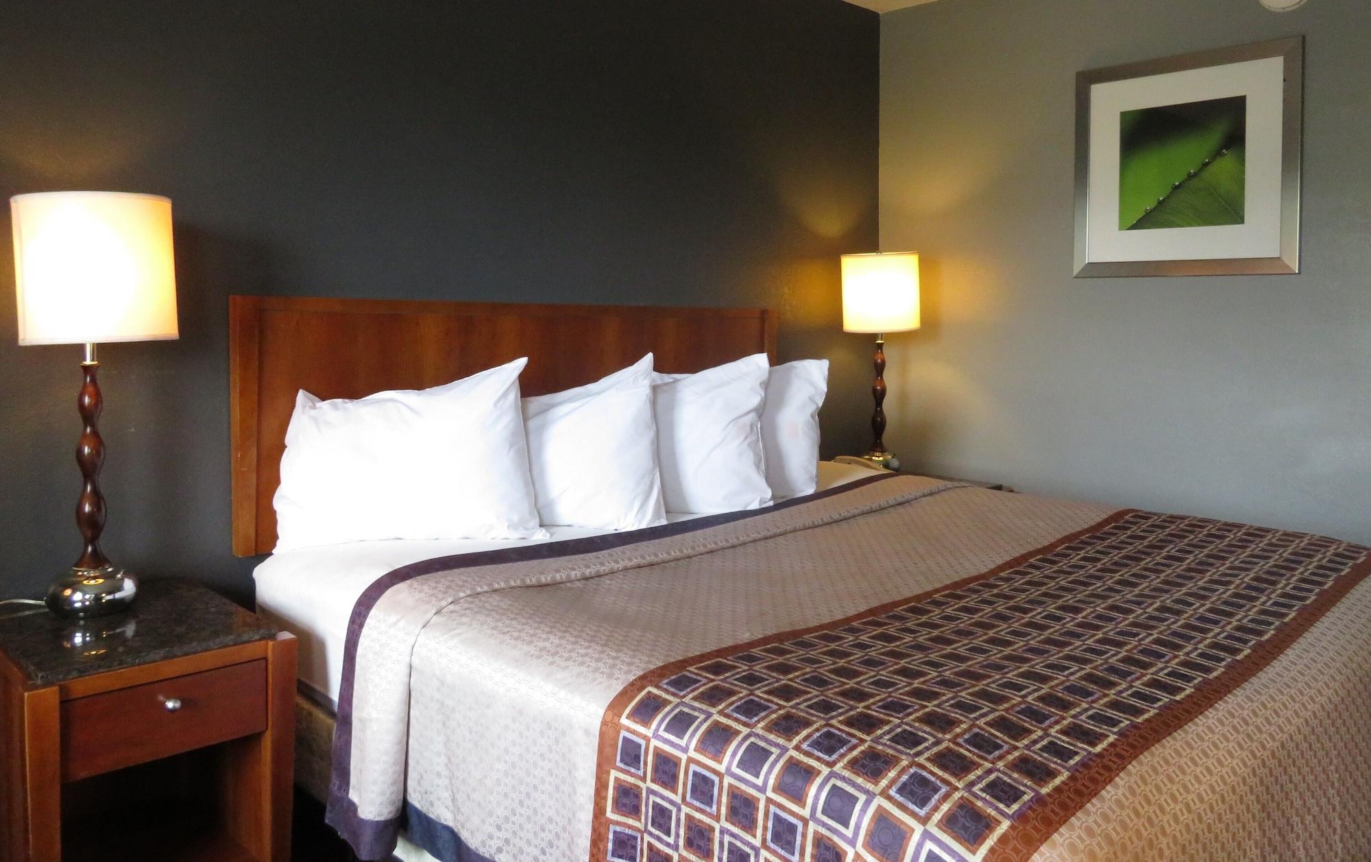 Travelodge By Wyndham Walterboro Exterior photo