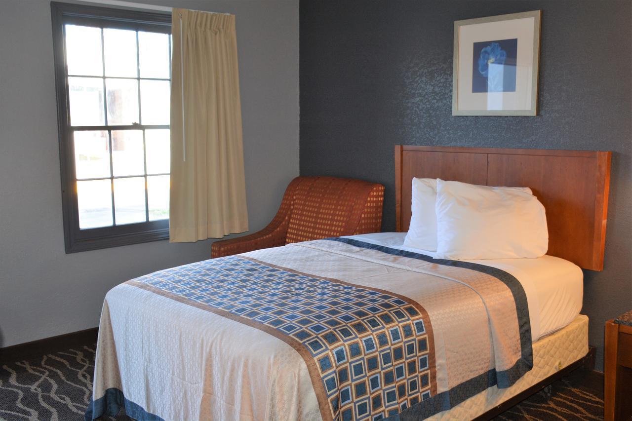 Travelodge By Wyndham Walterboro Exterior photo