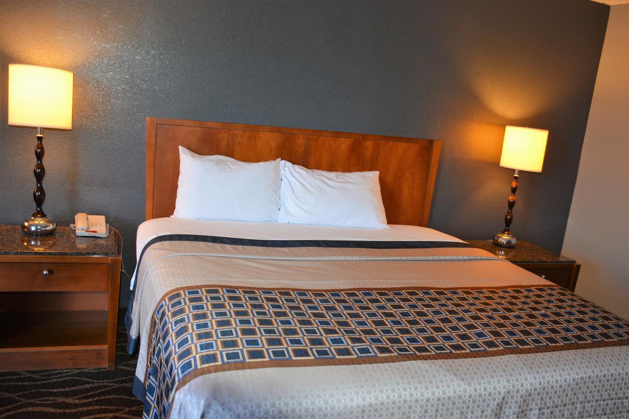 Travelodge By Wyndham Walterboro Exterior photo