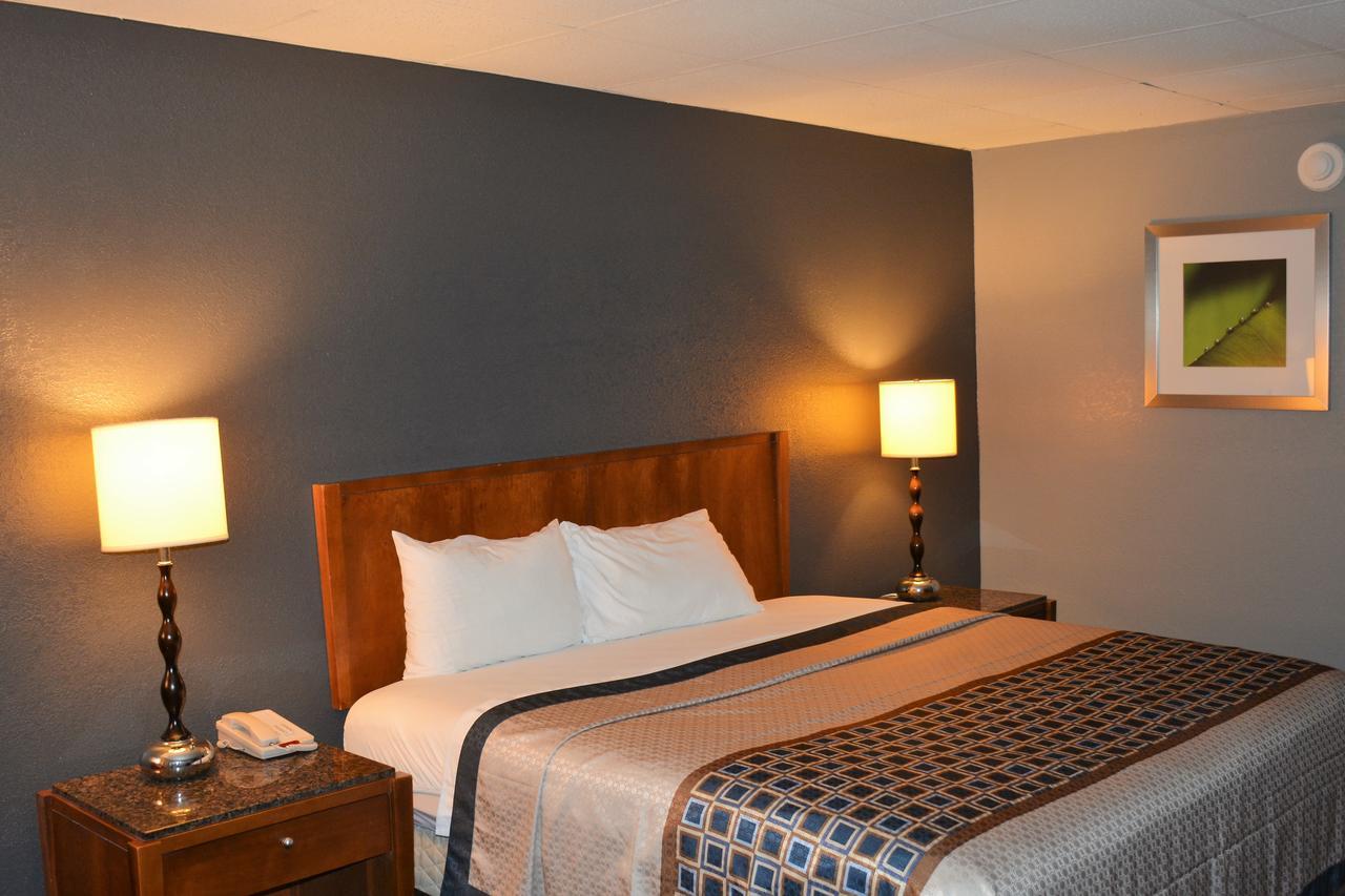 Travelodge By Wyndham Walterboro Exterior photo