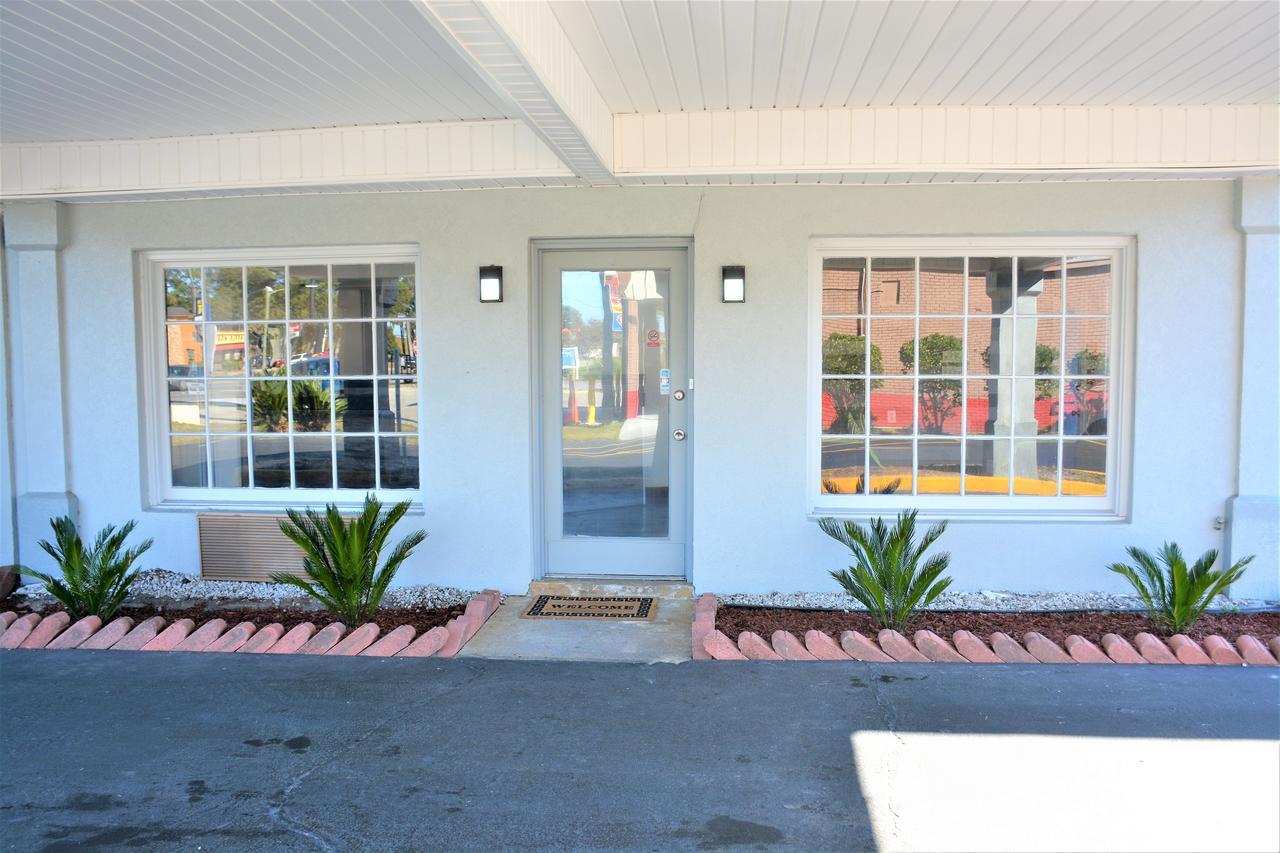 Travelodge By Wyndham Walterboro Exterior photo